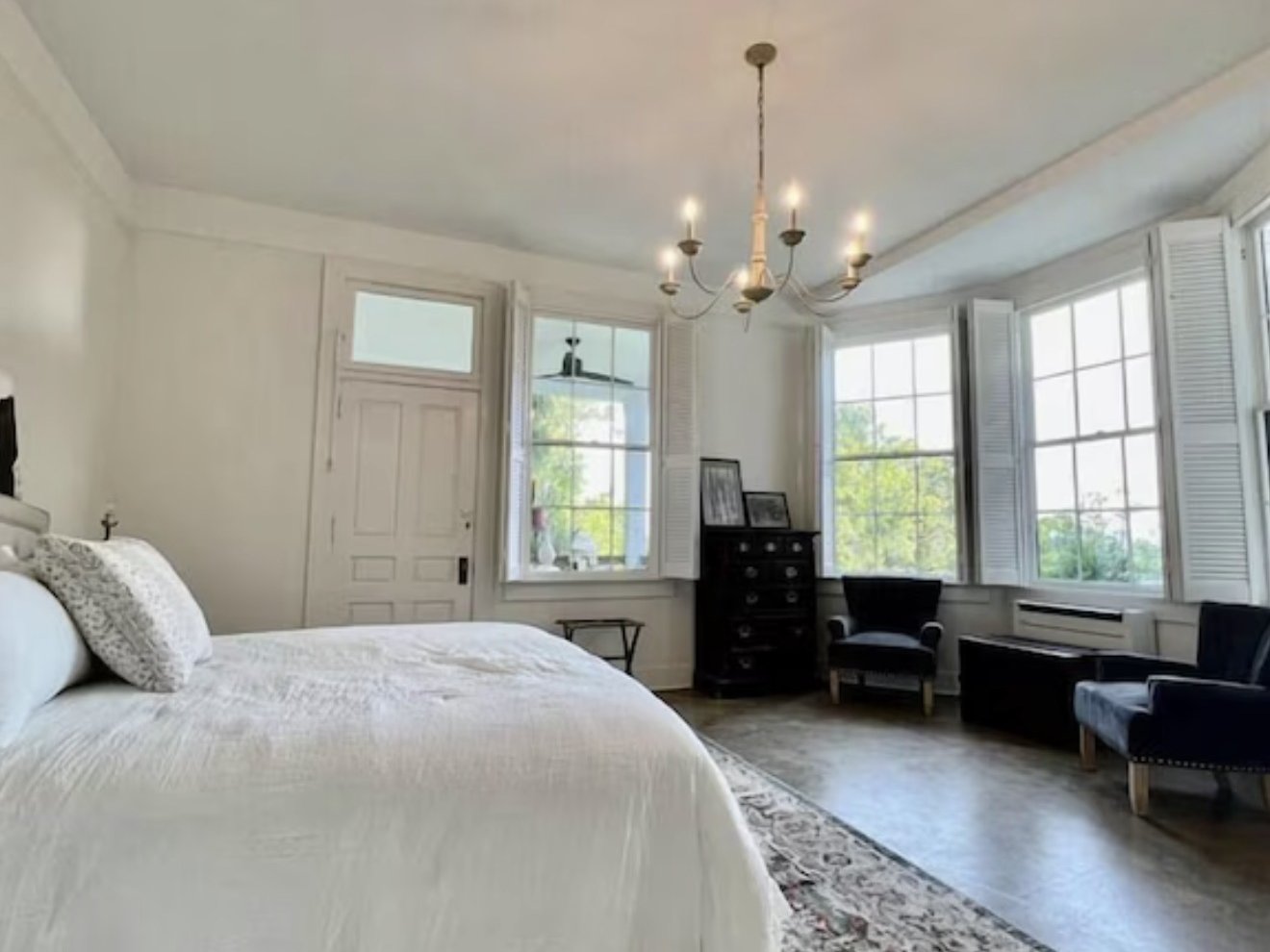 The Bridle Path Inn bedroom suite